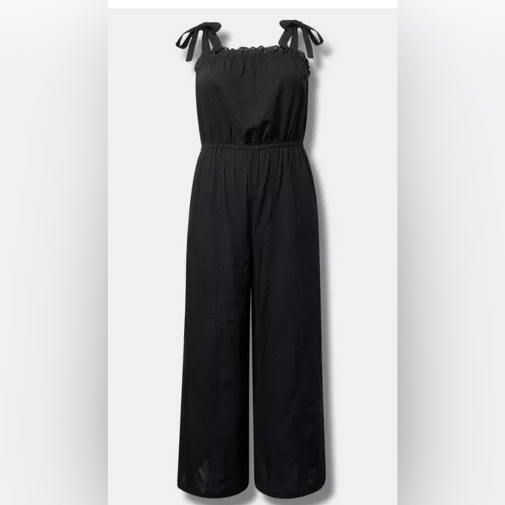 Torrid Challis Eyelet Jumpsuit. Size 5 (28)